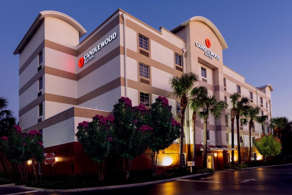 Candlewood Suites Fort Lauderdale Airport-Cruise an IHG Hotel Main image 1